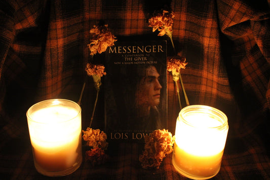Reading Messenger by Lois Lowry — A Short but Impactful Story